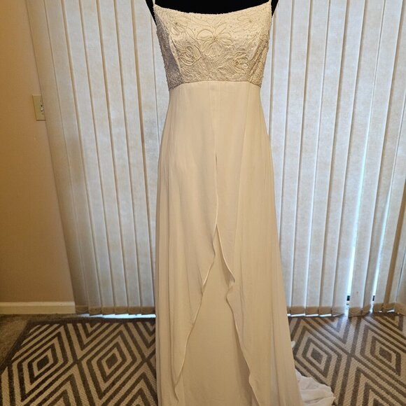 Venus White Wedding Dress 8 - Picture 2 of 7